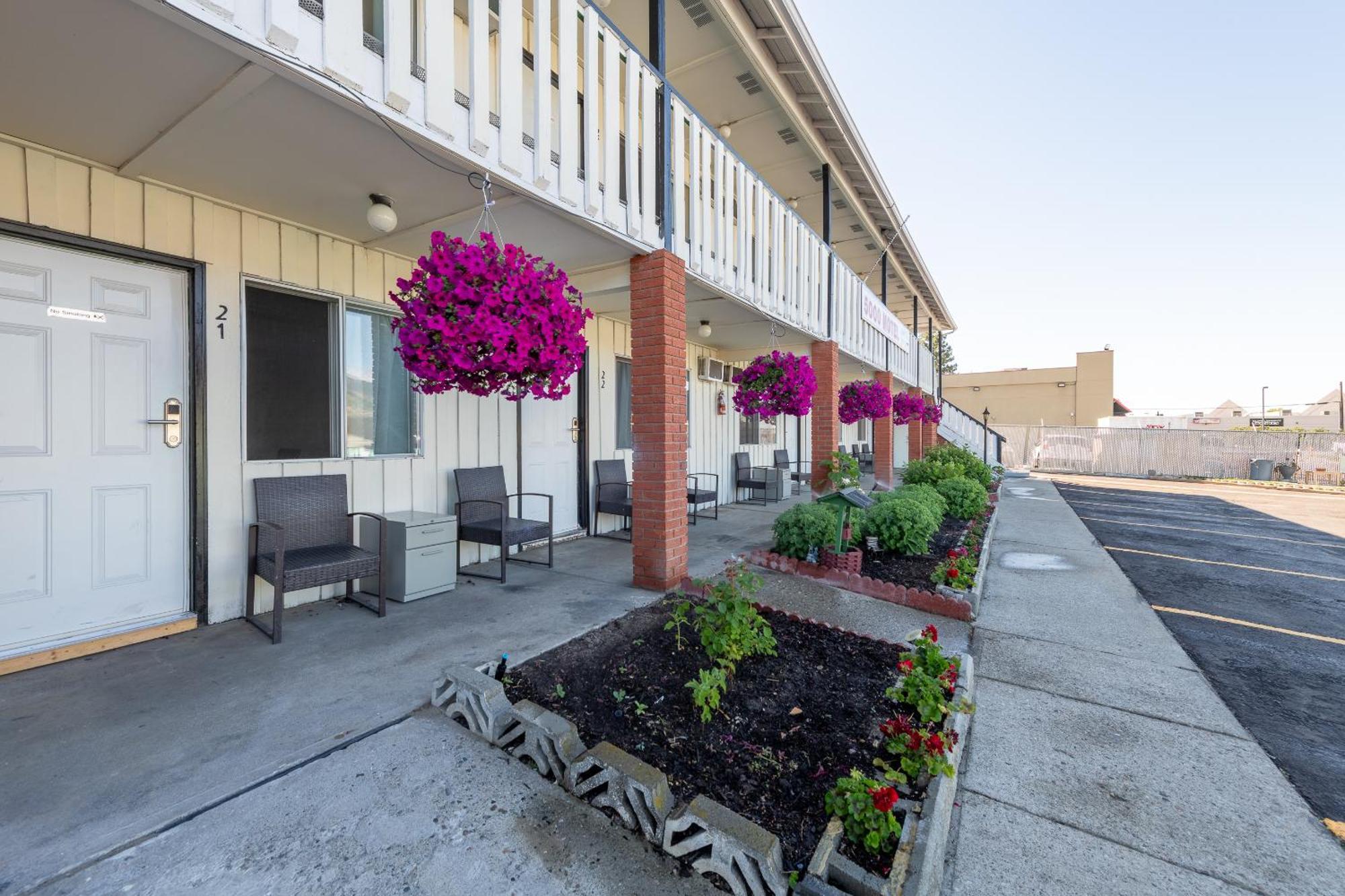 5000 Motel ペンティクトン エクステリア 写真